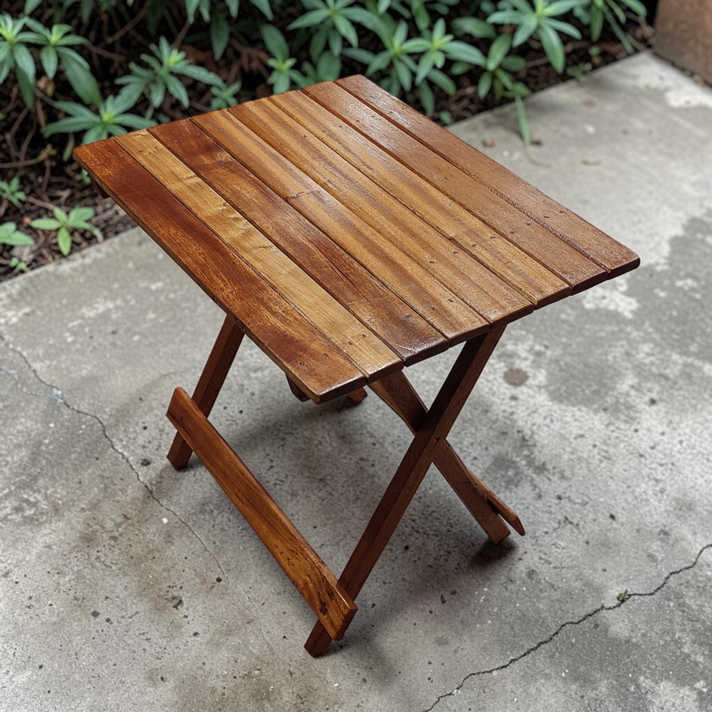 Foldable table